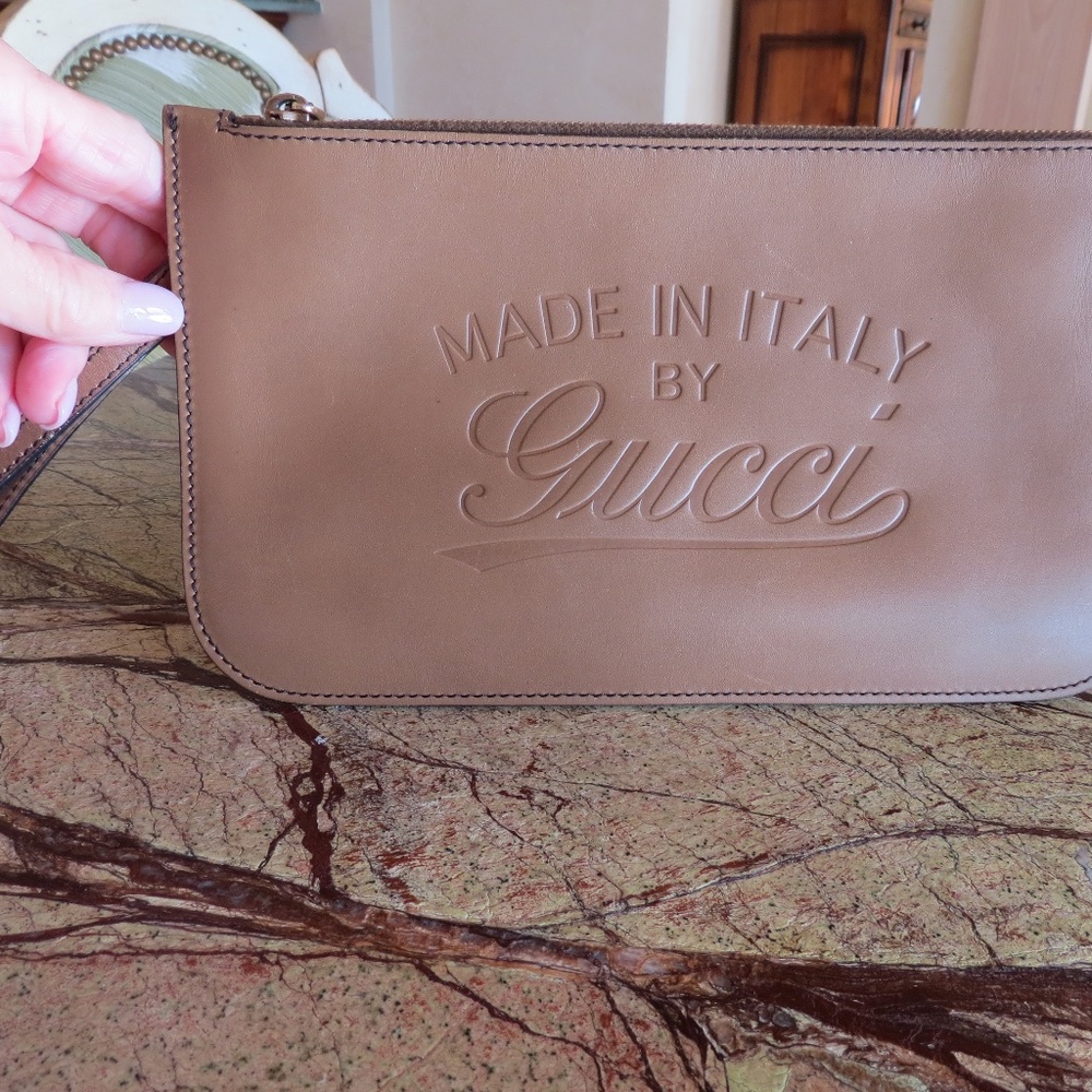 Gucci Leather Wristlet ~ Brown
